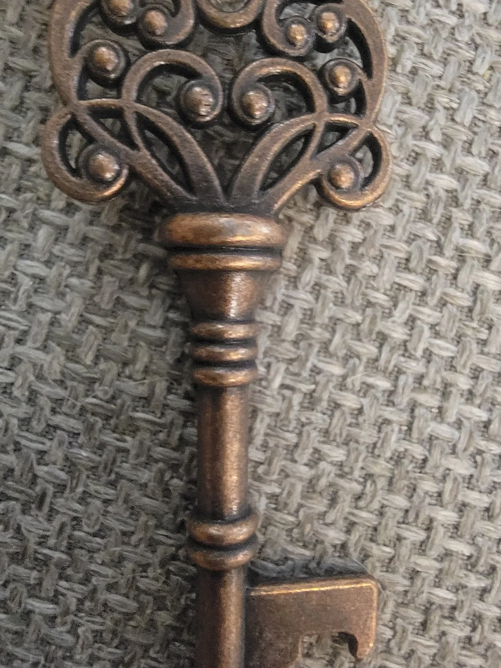 48 Pc Vintage Skeleton Key Bottle Opener Favors Lot 43 with Wooden Tags 5 Plain